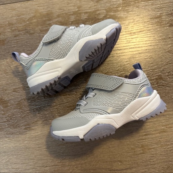 NWOB Cat & Jack Velcro WIDE Toddler Girls Sneakers - Picture 2 of 7